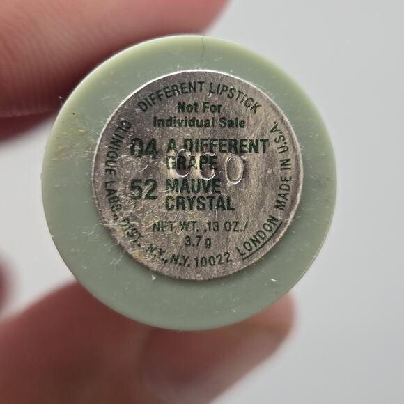 Clinique Different Lipstick 04 A Different Grape & 52 Mauve Crystal Color Duo - Picture 2 of 2